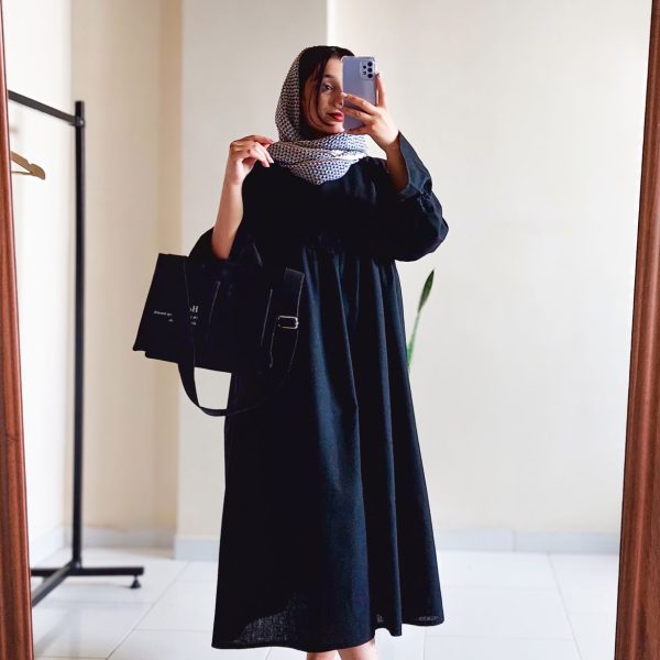 پیراهن بلند مشکی لینن نخ پنبه | دوخت سفارشی مزون صبا فرشباف بنام